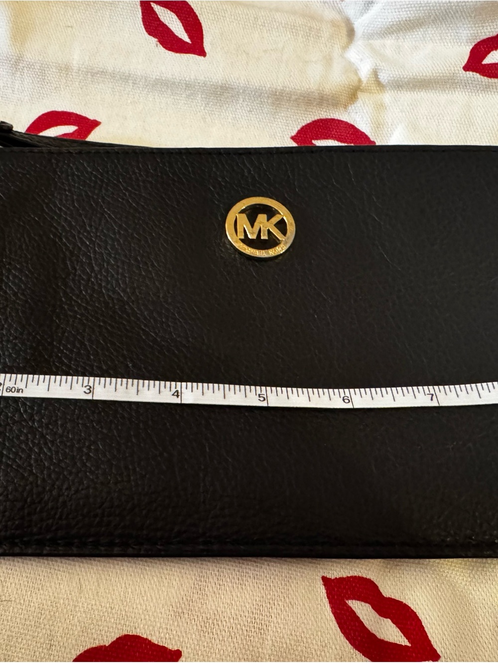 NWOT Michael Kors large black wristlet pebble Leather with Gold Logo. Classic . - Picture 5 of 10